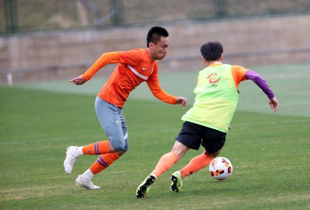 星空体育app官方网站-郝式轮转“青”装上阵赢首胜 2新援来电2老将正名