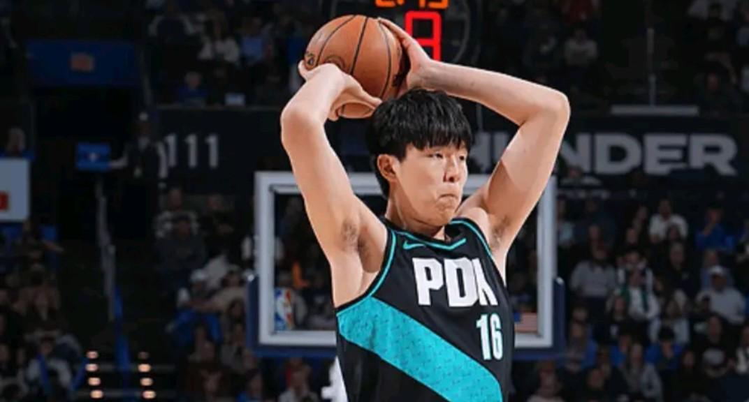 星空体育app下载-已经缺席2场,官方:杨瀚森因背伤再次缺席今天的G联赛比赛